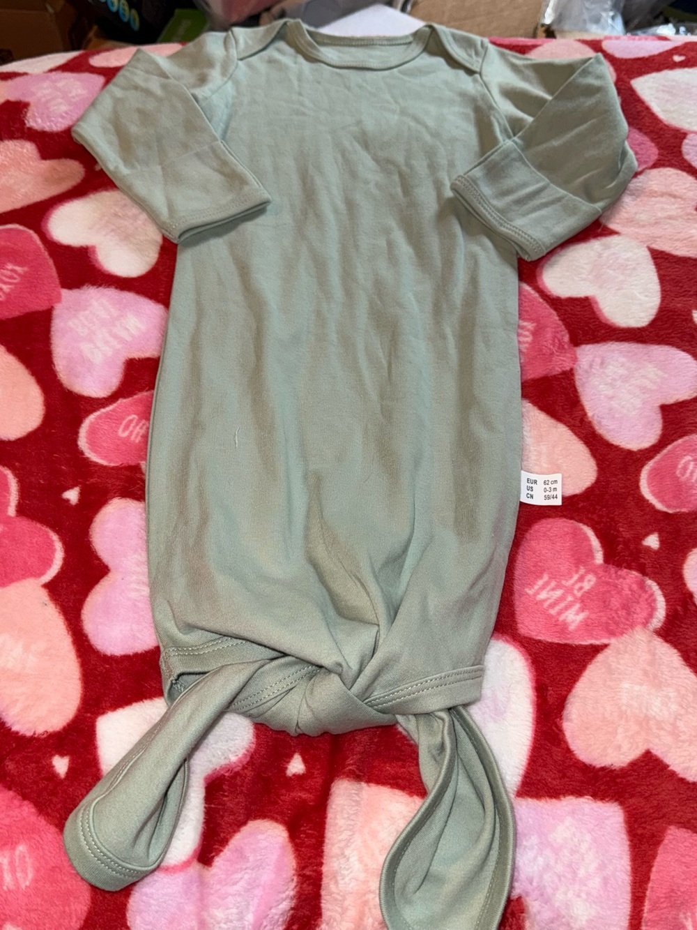 Baby Boys Girls Unisex Knot Gown Tie Bottom Gown Size 0-3 months Light Green